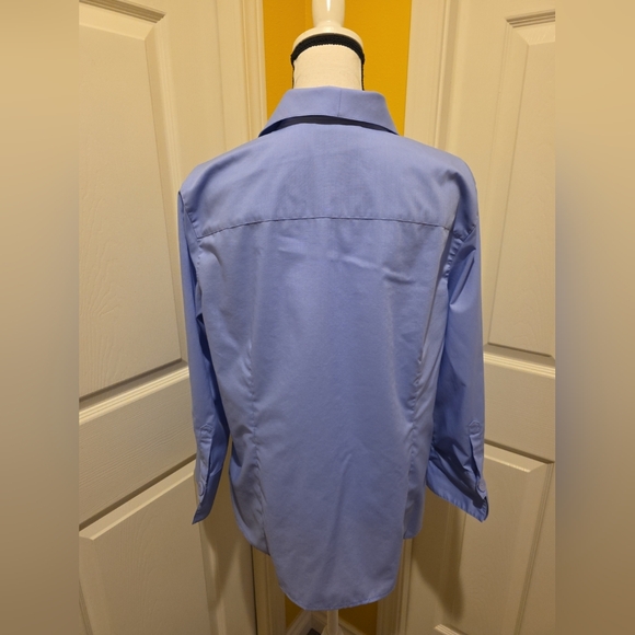 FOXCROFT BLUE BUTTON UP SHIRT, SIZE 18 - Picture 8 of 12
